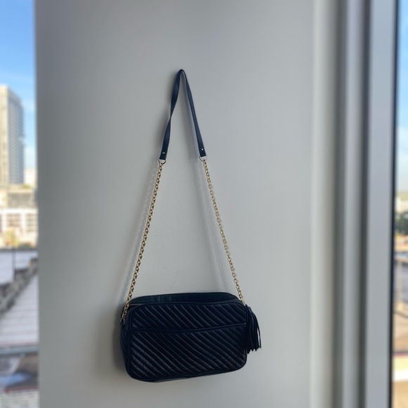 SOLD Saks Fifth Avenue Leather Handbag - Picture 6 of 16